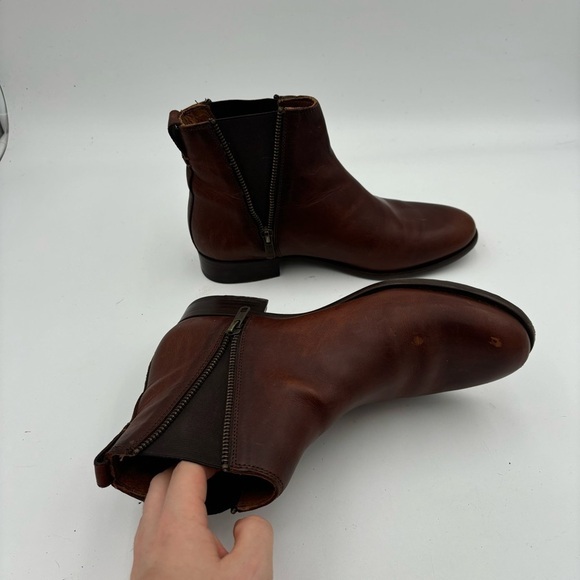 Frye Women’s 8.5 Brown Leather Carly Zip Ankle Boots - Picture 6 of 8
